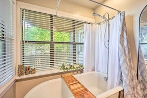 House (2 Bedrooms) | Interior - Lake-view Home w/ Deck + Gas Grill in Bernice! (Afton)