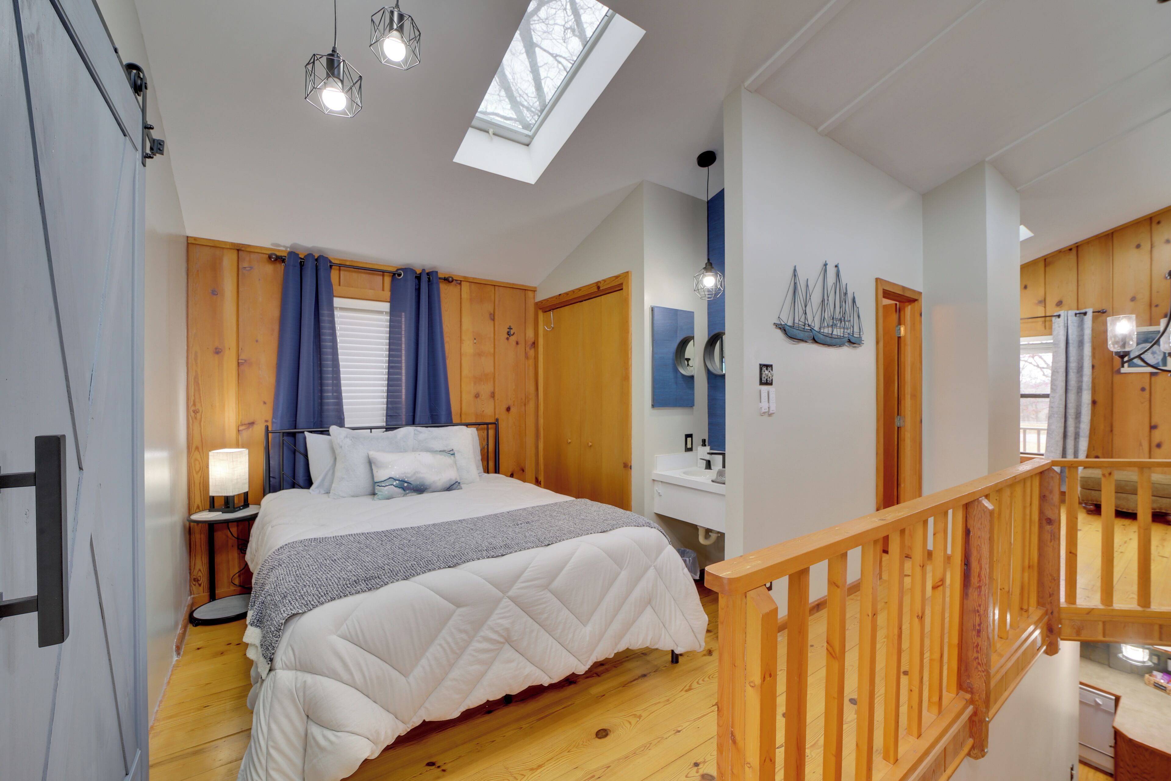 Lake-view Bernice House w/ Deck + Gas Grill!