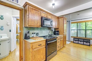 House (2 Bedrooms) | Interior