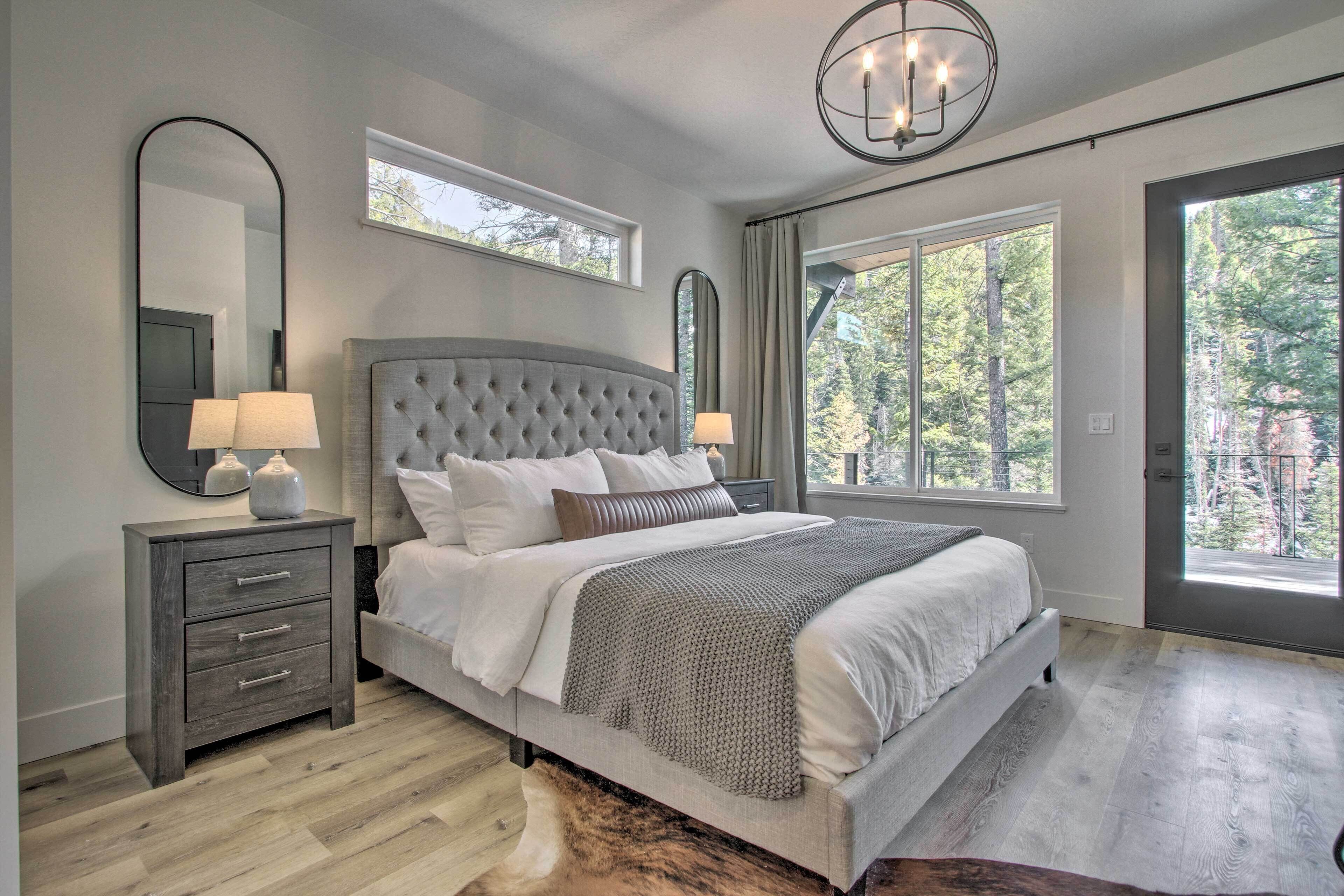 Modern & Newly Built Cabin: Ski, Fish, Hike!