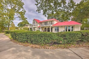 Interior - Modern Lake Conroe House w/ Lakefront Park & Deck! (Willis)