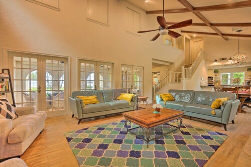 Modern Lake Conroe House w/ Lakefront Park & Deck!