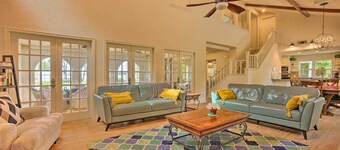 Modern Lake Conroe House w/ Lakefront Park & Deck!