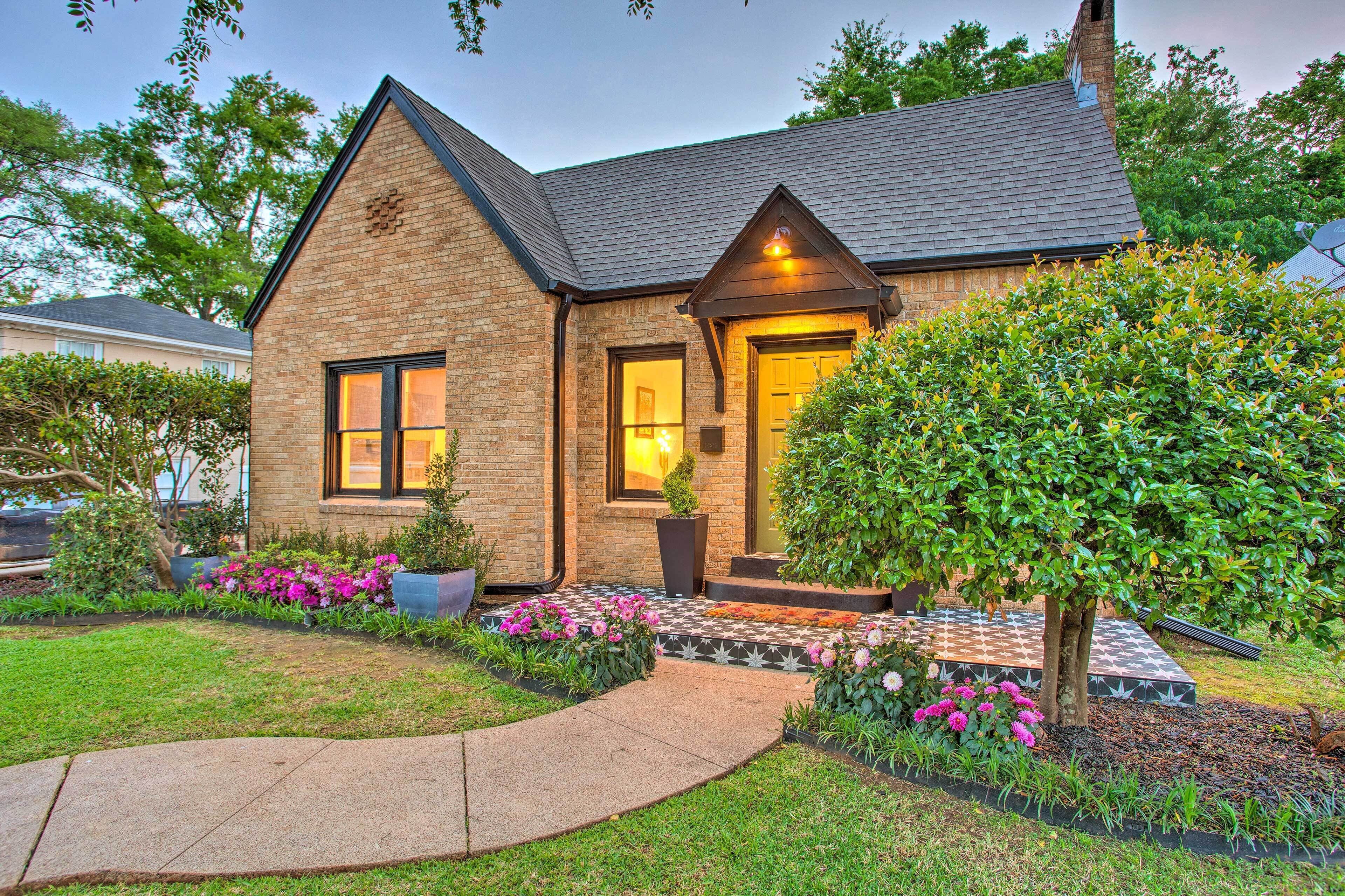 Newly Updated & Charming Azalea District Home