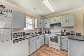 House (2 Bedrooms) | Interior - Pet-friendly Jacksonville Home w/ Fenced Yard (Jacksonville)