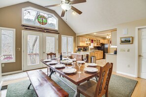 House (5 Bedrooms) | Interior