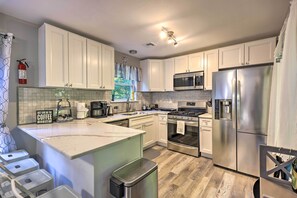 House (3 Bedrooms) | Interior - Near Tobyhanna State Park: Home w/ Hot Tub! (Tobyhanna)