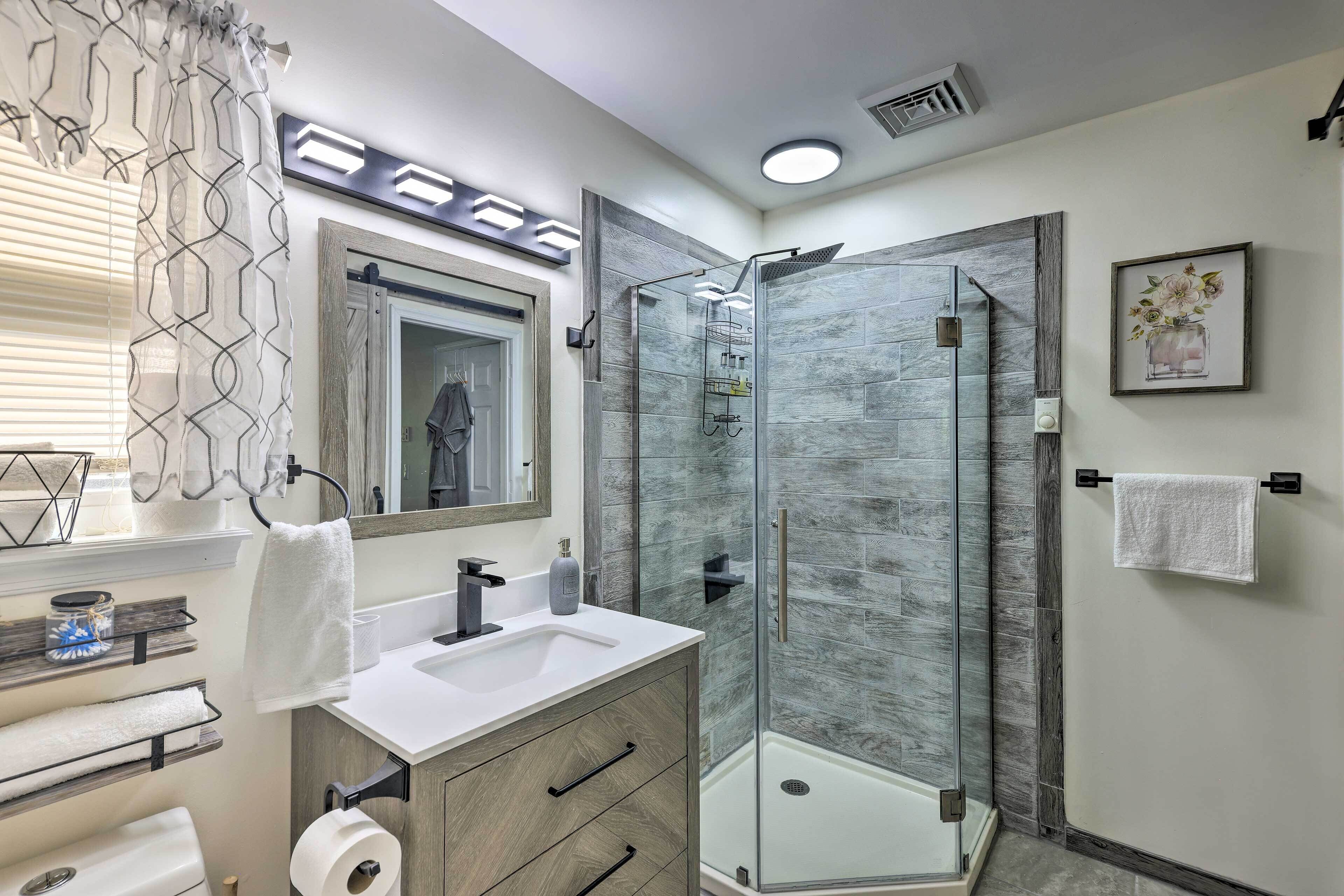 Pocono Retreat: Hot Tub + Game Room Near Camelback