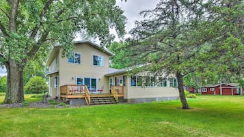 ุงูู
ูุดุฃุฉ ู
ู ุงูุฎุงุฑุฌ