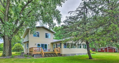Lakefront Spicer Cabin w/ Dock & 2 Kayaks!