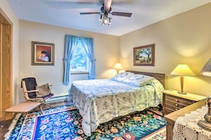 4 bedrooms, iron/ironing board, bed sheets