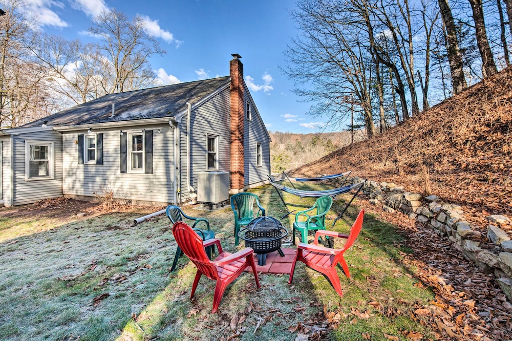 Pet-friendly Mohnton House Near Golf Course!