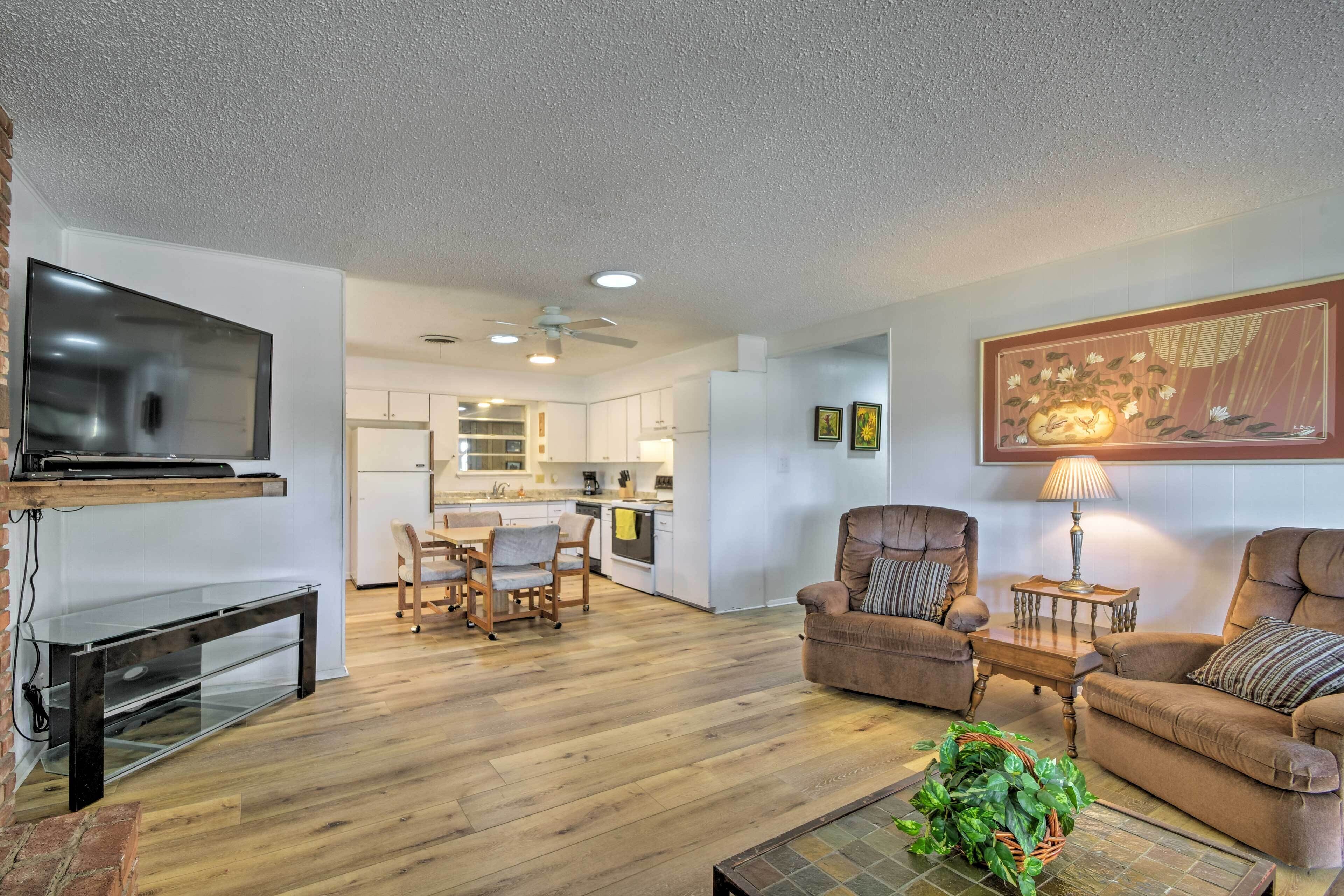 Ruidoso Home w/ Deck ~ 16 Mi to Ski Apache