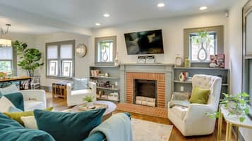 House (3 Bedrooms) | Front of property