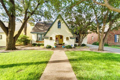 Renovated Lubbock Home - Walk to Texas Tech!