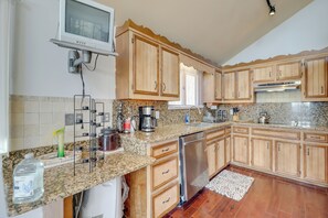 House (3 Bedrooms) | Interior - Cozy Pennsylvania Home w/ Pool Table & Pool Access (Effort)