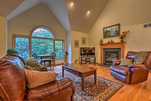 House (3 Bedrooms) | Front of property - Pocono Mountain Home w/ 3 Community Lakes! (Gouldsboro)