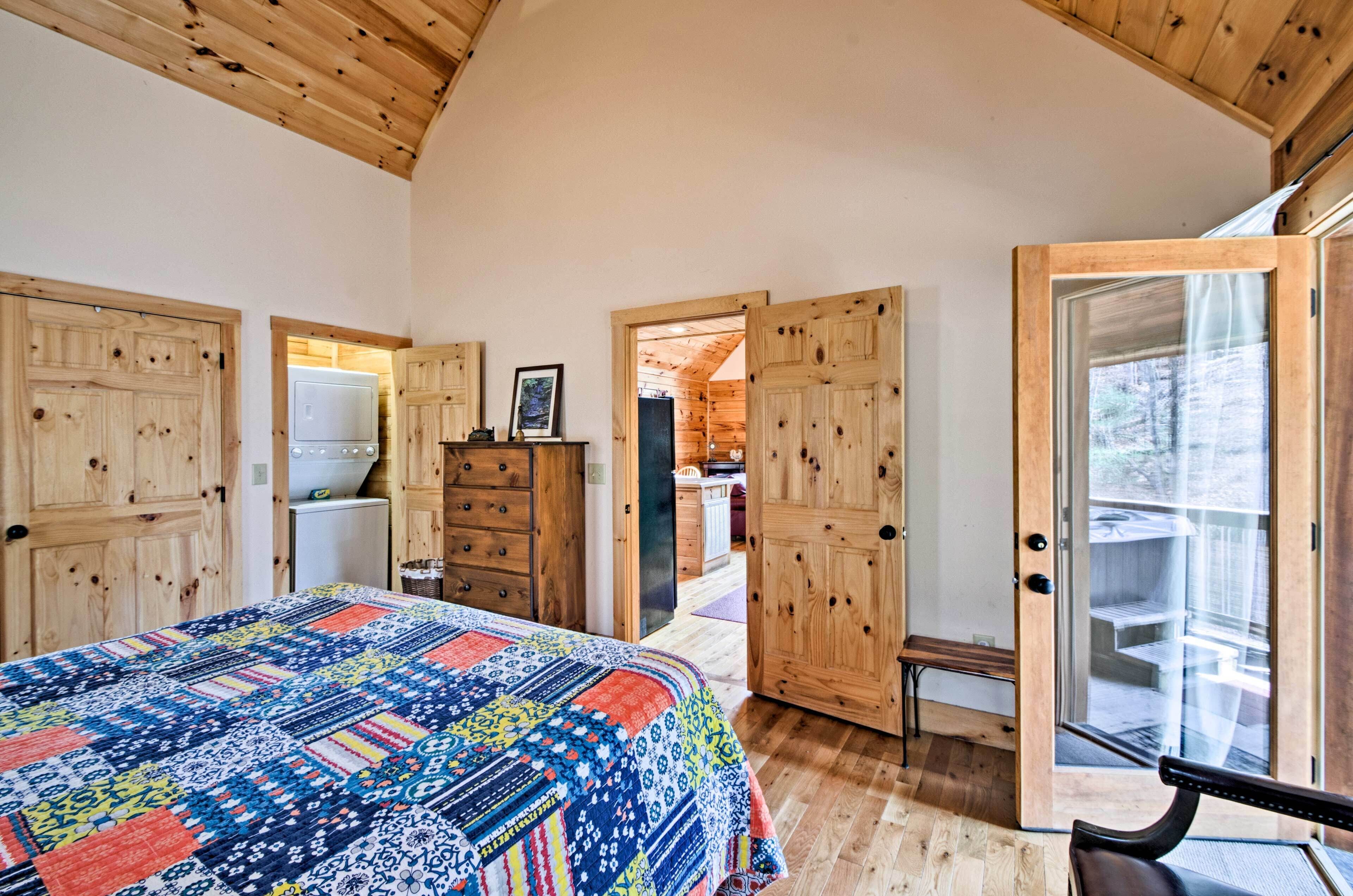 Bryson City Vacation Rental w/ Hot Tub & Fire Pit!