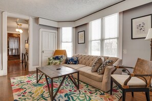 House (5 Bedrooms) | Interior