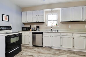 Interior - Indianapolis Vacation Rental Near Downtown! (Indianapolis)