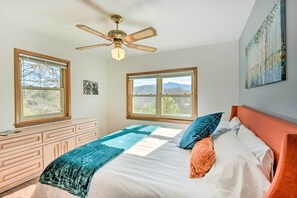 House (2 Bedrooms) | Interior - Franklin Home w/ Hot Tub & Mtn Views! (Franklin)