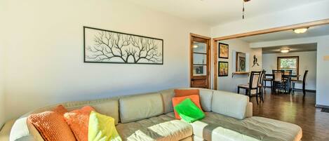 House (2 Bedrooms) | Interior