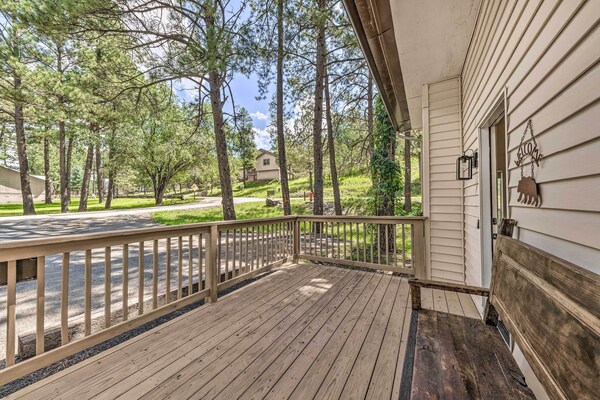Central Ruidoso Retreat W/ Deck & Game Room! - Ruidoso, NM