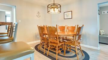 House (3 Bedrooms) | Interior