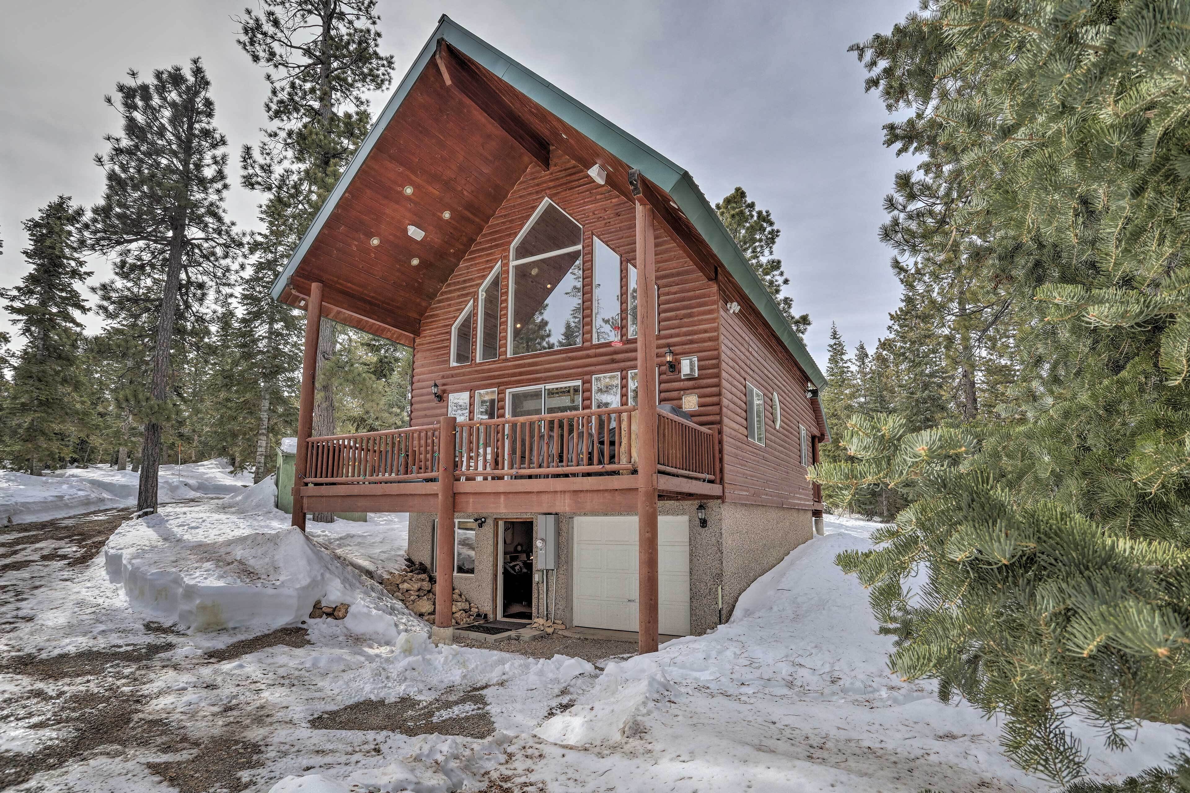 Serene Pet-friendly Cabin w/ Fire Pit & Loft!