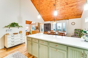 單棟房屋 (4 Bedrooms) | 內部