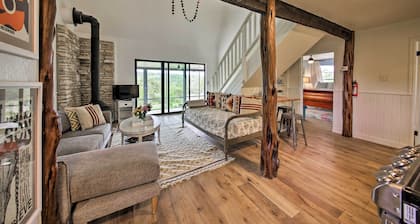 Rural Texas Escape on 10 Acres w/ Deck & Sunroom!