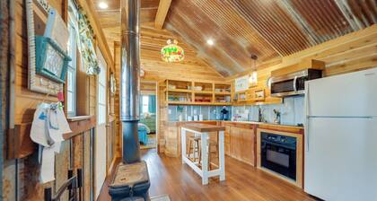 Pet-friendly Kerrville Vacation Rental Farmhouse