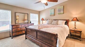 House (3 Bedrooms) | Interior