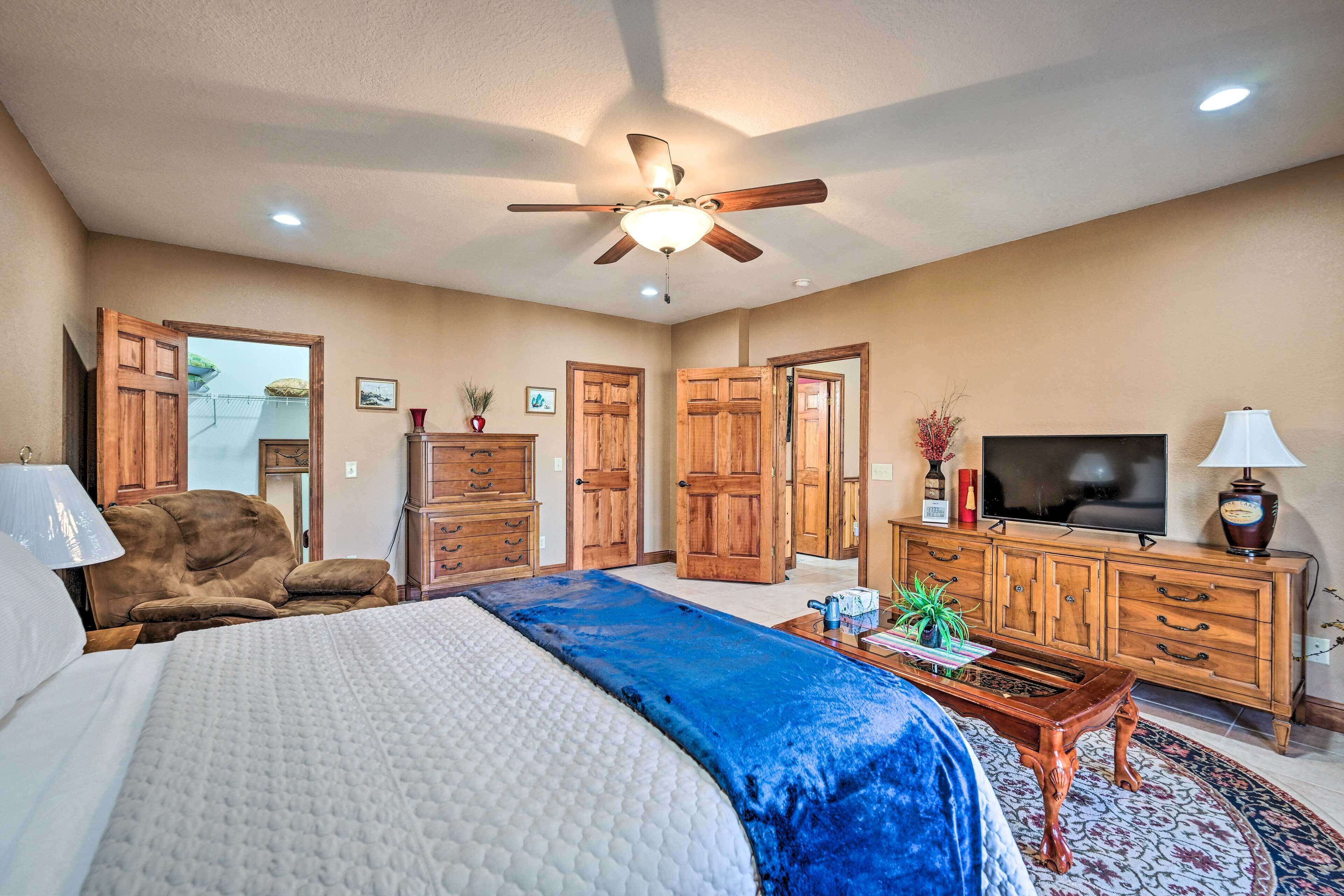 Smoky Mountain Vacation Rental w/ Deck!