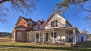 House (5 Bedrooms) | Front of property