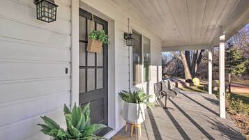 House (5 Bedrooms) | Interior