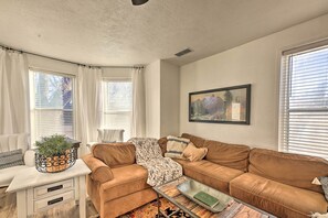 House (5 Bedrooms) | Interior
