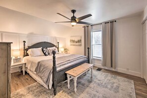 House (5 Bedrooms) | Interior - Peaceful Luna Farmhouse With Wraparound Porch! (Luna)