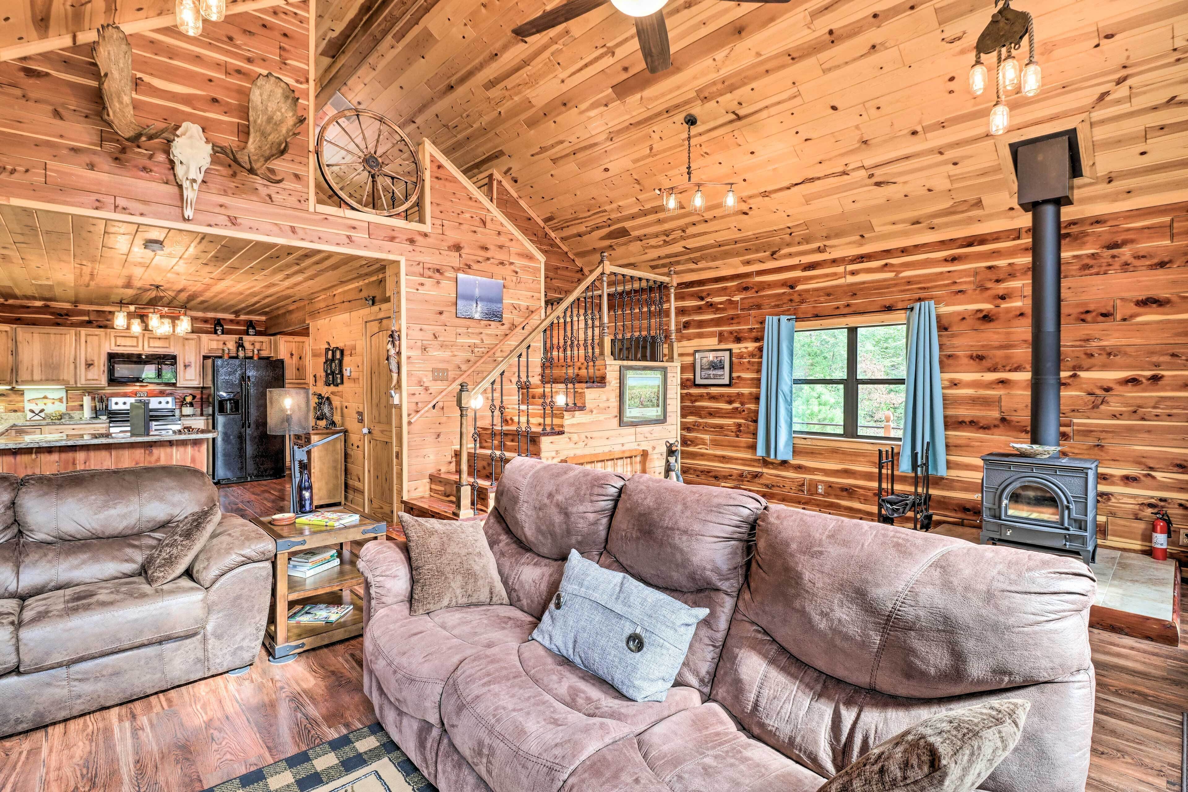 Rural Wooded Cabin Near Trophy Trout Fishing!