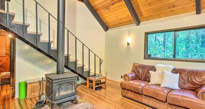 Peaceful Wooded Cabin By Mt. Baker Ski Area!