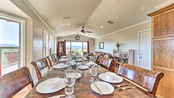 House (6 Bedrooms) | Interior