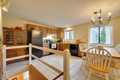 Dover Condo w/ Grill & Balcony: 3 Mi to Mt Snow!