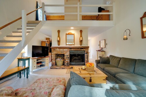 Dover Condo w/ Grill & Balcony: 3 Mi to Mt Snow!