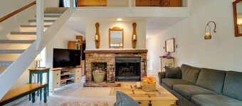 Dover Condo w/ Grill & Balcony: 3 Mi to Mt Snow!