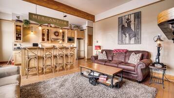 Apartment (3 Bedrooms) | Front of property