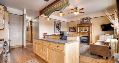 Vintage Downtown Laramie Apartment w/ Deck!