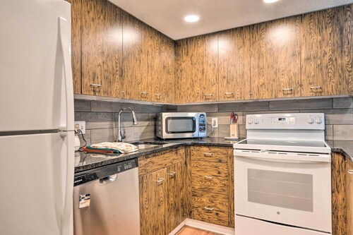 Lincoln Escape w/ Deck: 1 Mi to Loon Mountain!