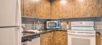 Lincoln Escape w/ Deck: 1 Mi to Loon Mountain!