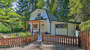 Cottage (3 Bedrooms) | Front of property