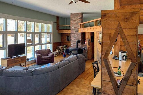 East Burke Home on Kingdom Trails: Near Ski Resort